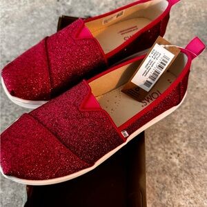 Girls Tom’s  size 4